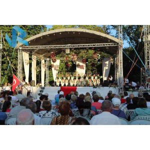 Dome Aluminum Triangle Truss , Wedding Line Array Speaker Truss Stand