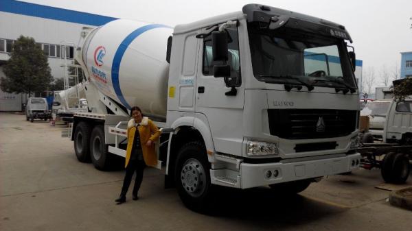 SINOTRUK concrete mixer truck 6x4 10CBM Eton or Bonfiglioli pump / reduction box