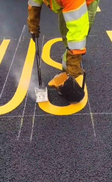 Strong Wear Resistance Reflective Thermoplastic Road Marking Paint for Road Line