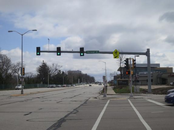 Traffic Signal Mast Arm Pole Supports Hot Dip Galvanized Steel Lighting Pole