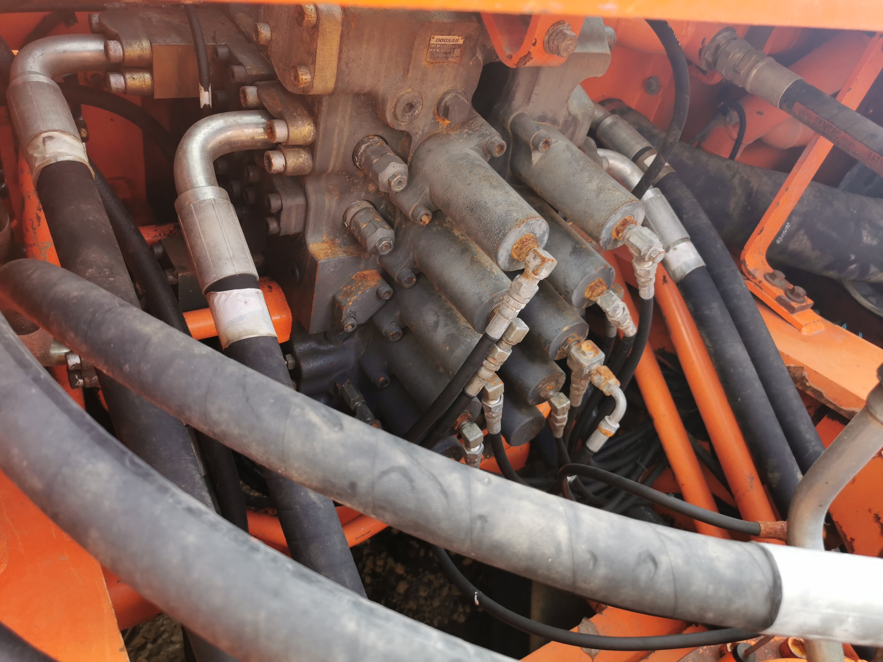 Doosan DX420 Used Excavator with Few Working Hours and Original Hydraulic Cylinder