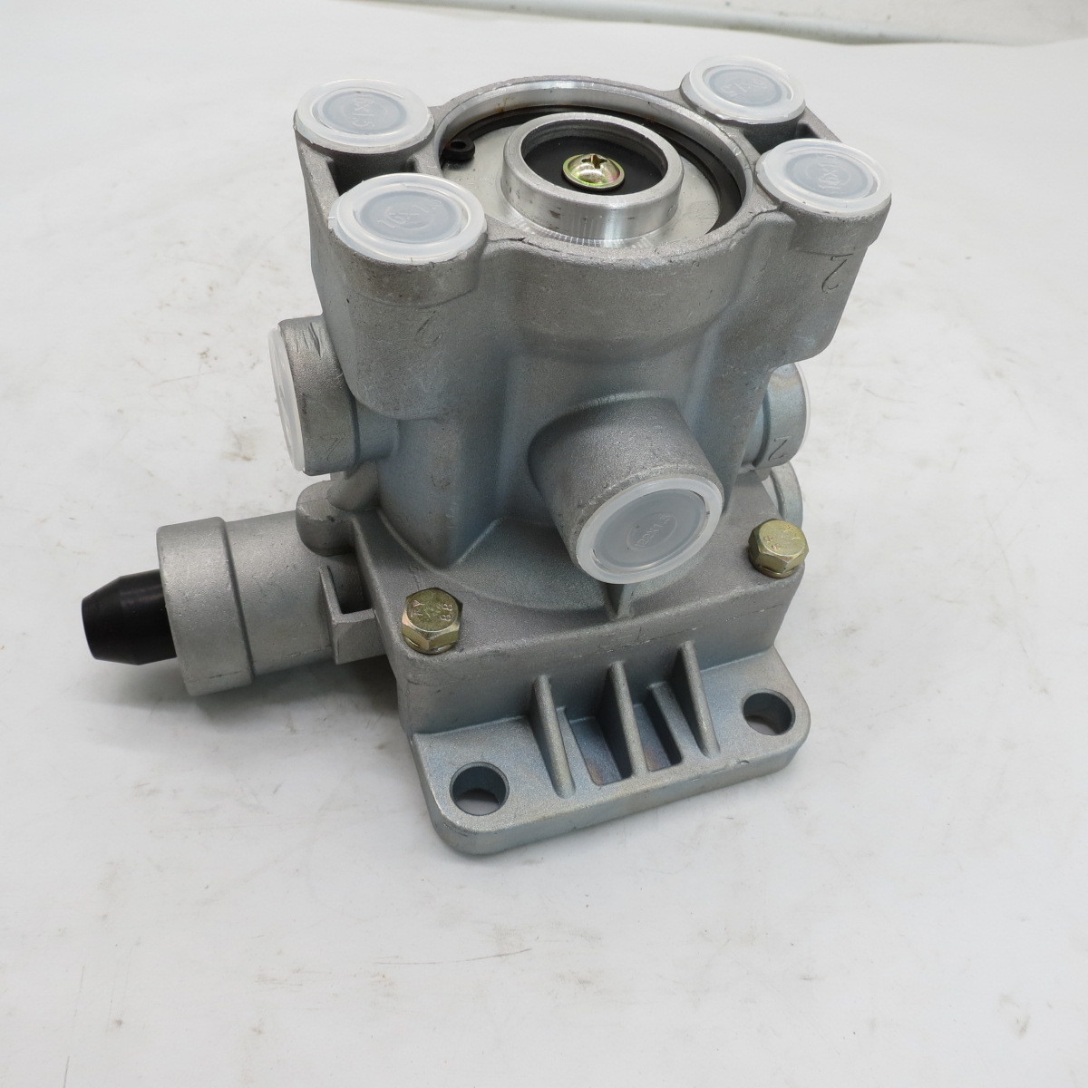 for sinotruck howo air brake valve relay valve trailer valve for truck 9710021520
