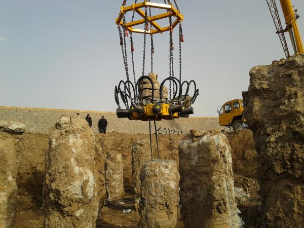 KP315A Hydraulic Pile Breaker Round Concrete Column , Pile Diameter 300mm -