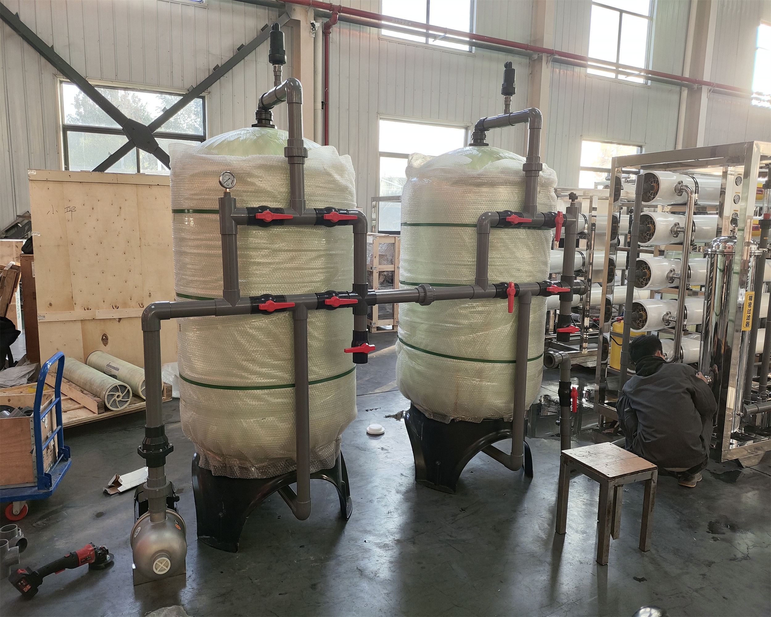 A large-scale industrial multi-stage water treatment water quality filtration equipment with a capacity of 10 tons per hour