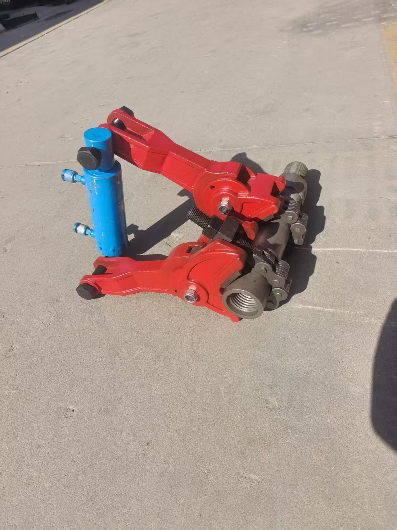 C type wrench, shackle,tong