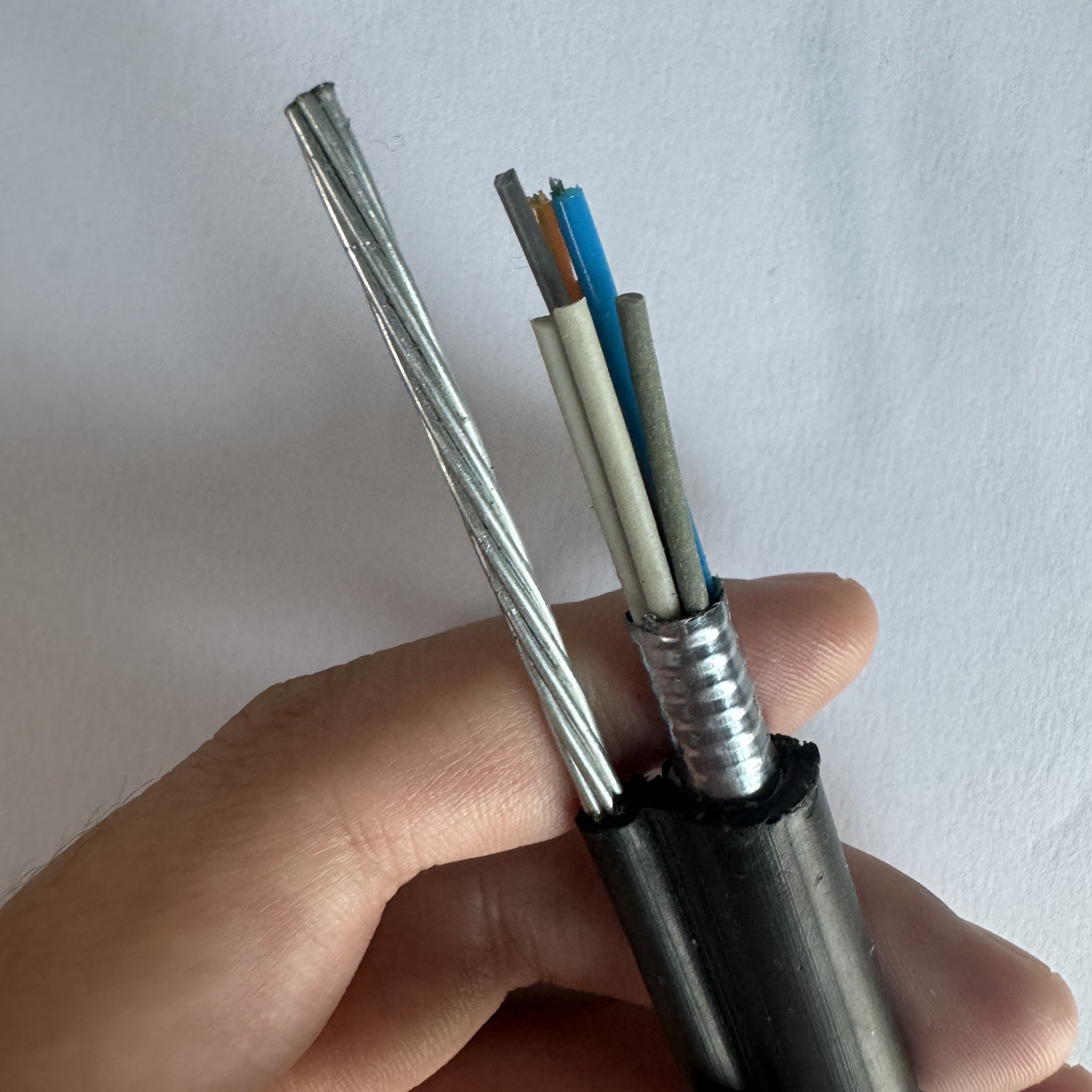 24 48 96 Core Overhead Self Supporting Figure 8 Fiber Optic Cable Single Mode G652d Armored GYTC8S GYTC8A