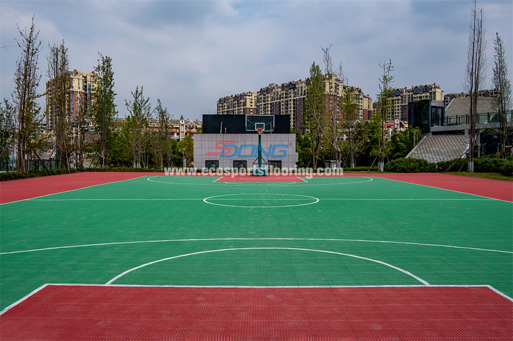 Wear Resistant Outdoor Sports Surfaces Fireproof PP Interlocking Suspension Floor