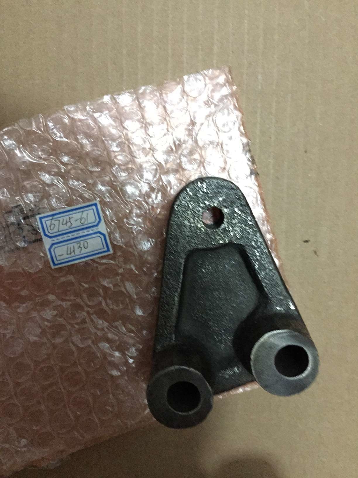 part No. :6745-61-4130 Support use for komatsu PC300-8 WA430-6 Alternator Mounting