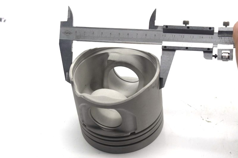 Deutz Engine Parts BF4M2012 Diesel Engine Piston 05717385BM Aftermarket