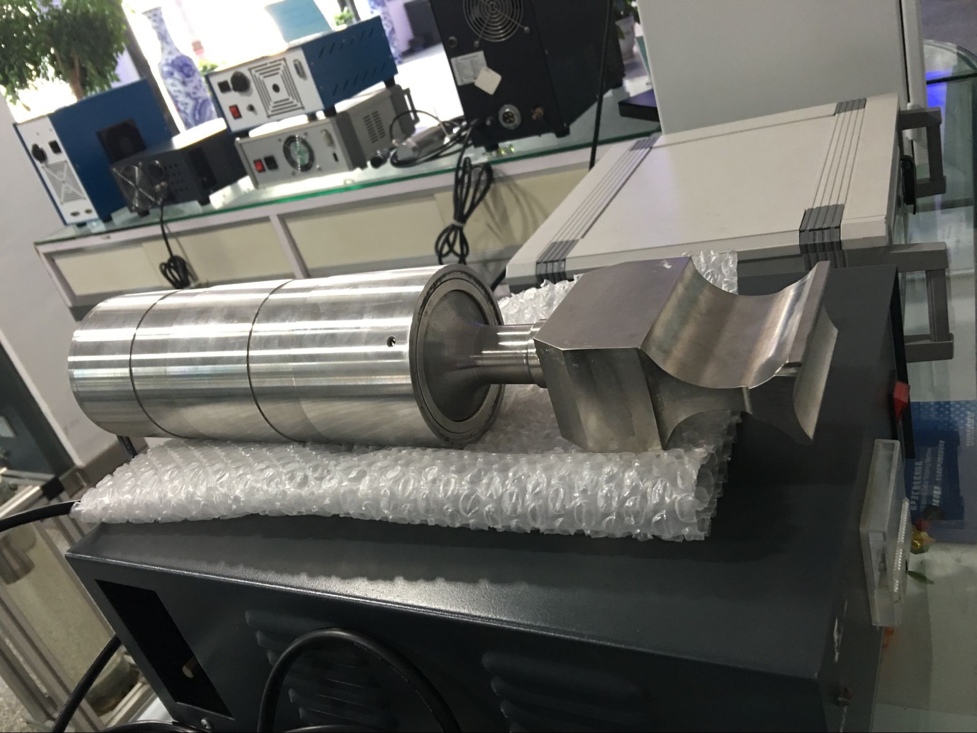 Portable Ultrasonic Sonochemistry Removes Liquid Foaming Sonochemistry for Defoaming