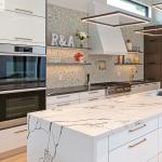 Home Furniture Solid Wood Modular Kitchen Cabinets with Design Lacquer Glossy