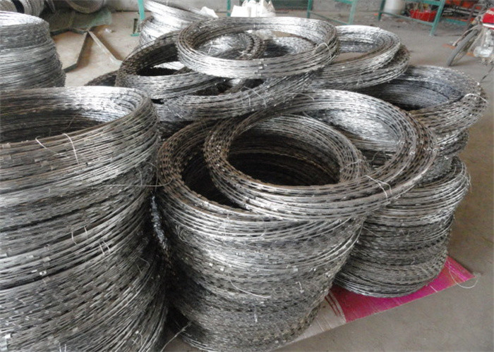Factory Supply Galvanized Concertina Wire And Razor Barbed Wire For Fence