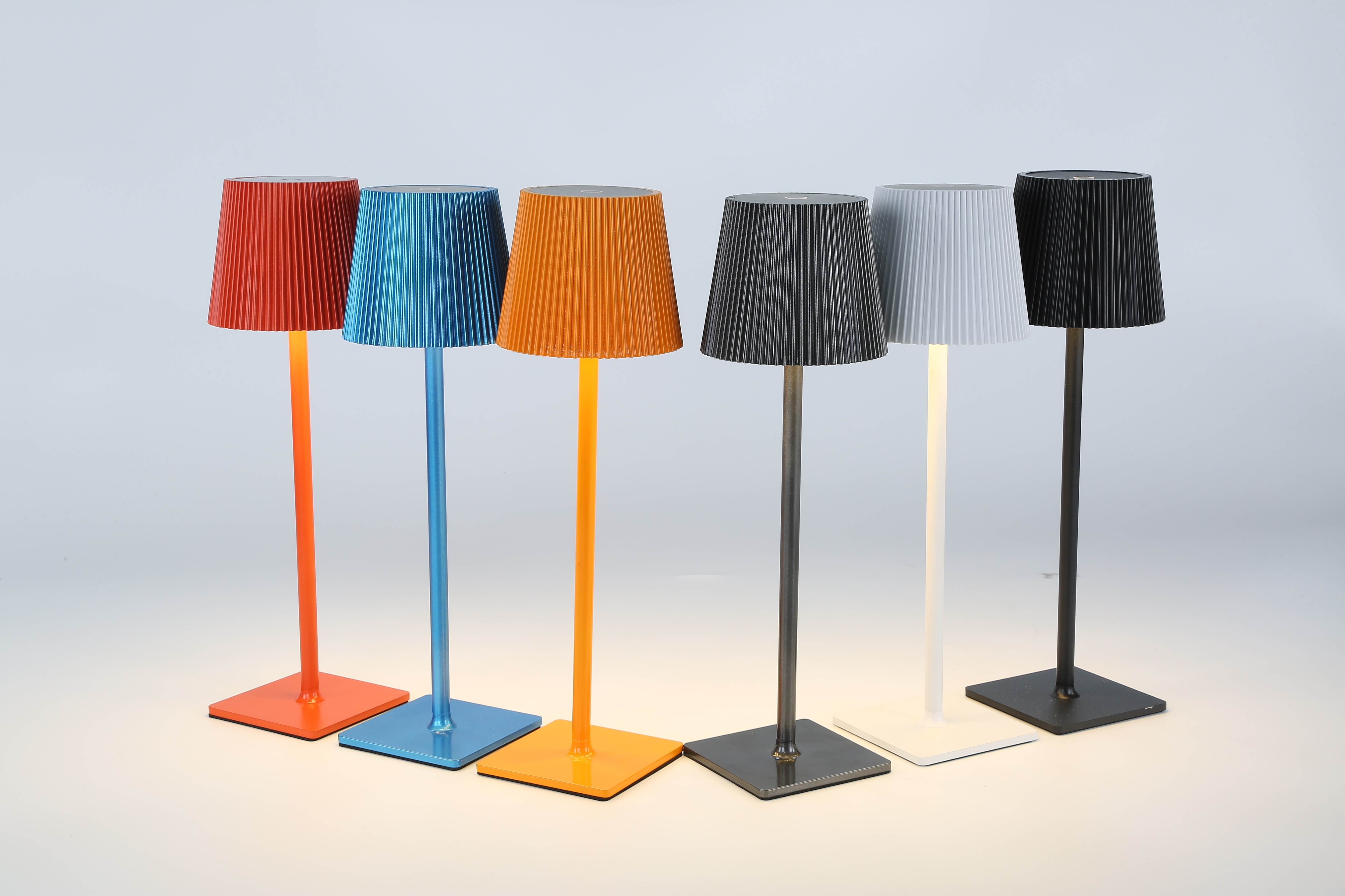 AC100 - 240V Led Table Lamp With Rechargeable Switch Control Touch Control