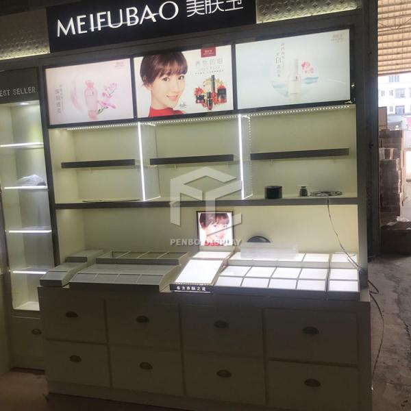 T4 LED Lighting Cosmetic Store Display Cabinet 5mm Thick MDF