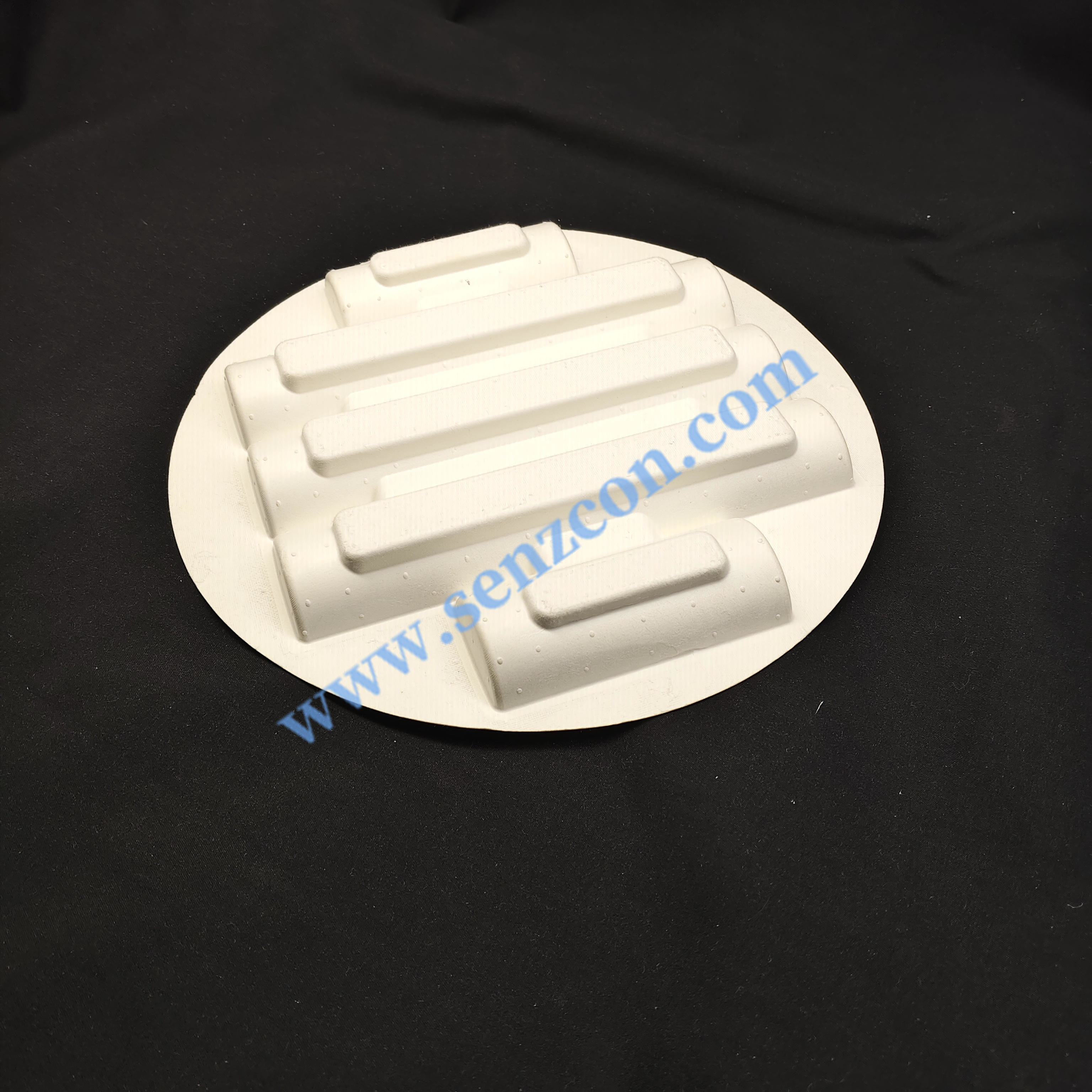 Direct supply from Ningbo factory. Pulp molded packaging. The round packaging base for the essence liquid is made of white sugarcane pulp plant fiber.