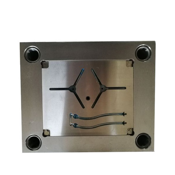 Auto Plastic Injection Moulding Tooling Using PP PC ABS Multi Cavity Molds