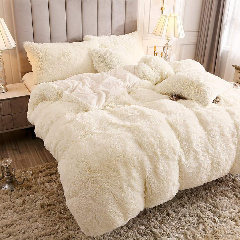 Crystal Velvet Plush Fluffy Bedding Four-piece Set Comforter with 100% Polyester Fibre