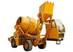 Self Loading Mobile Concrete Mixer Truck High Efficiency For Urban Construction