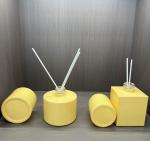 Body Material Glass Aromatherapy Bottles for Spot Round Colored Empty Reed