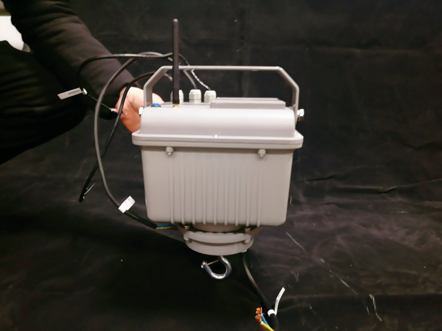 IP54 11kg Auto Electric Light Lifter Winch Systems for Museum