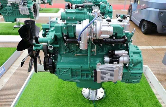 Reliable Bus Spare Parts Yutong Bus ZK6116D Xichai Engine CA6DF2-22 High Precision