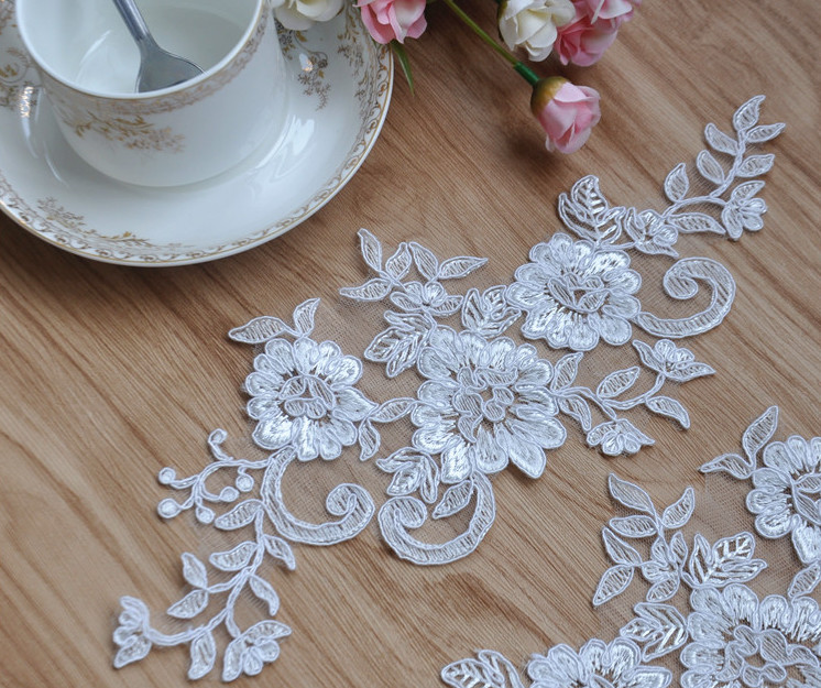 Apparel Accessories Ivory Embroidery Cord Lace Applique for Bridal Dress