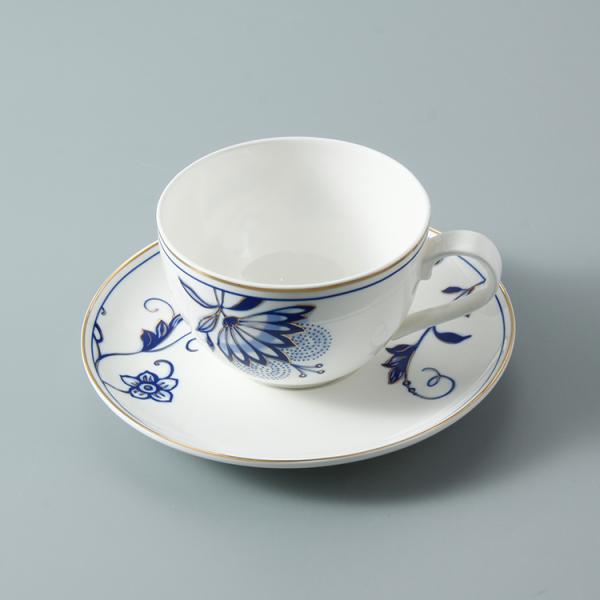 OEM ODM Glossy Surface 45% Bone China Dinnerware Set