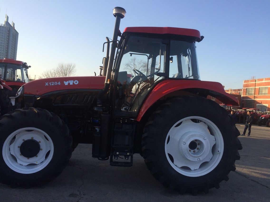 2300r/Min 120hp Tractor YTO X1204 With 4 Wheel Drive
