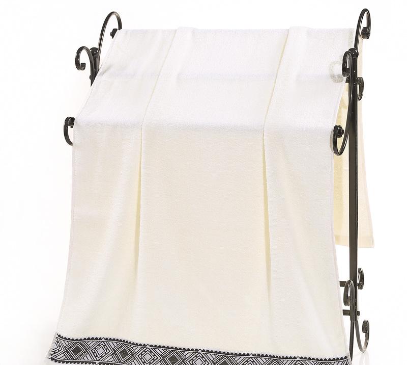 Plain Dyed Jacquard Pattern High Set Bath Towel Made of 100% Pure Cotton Material