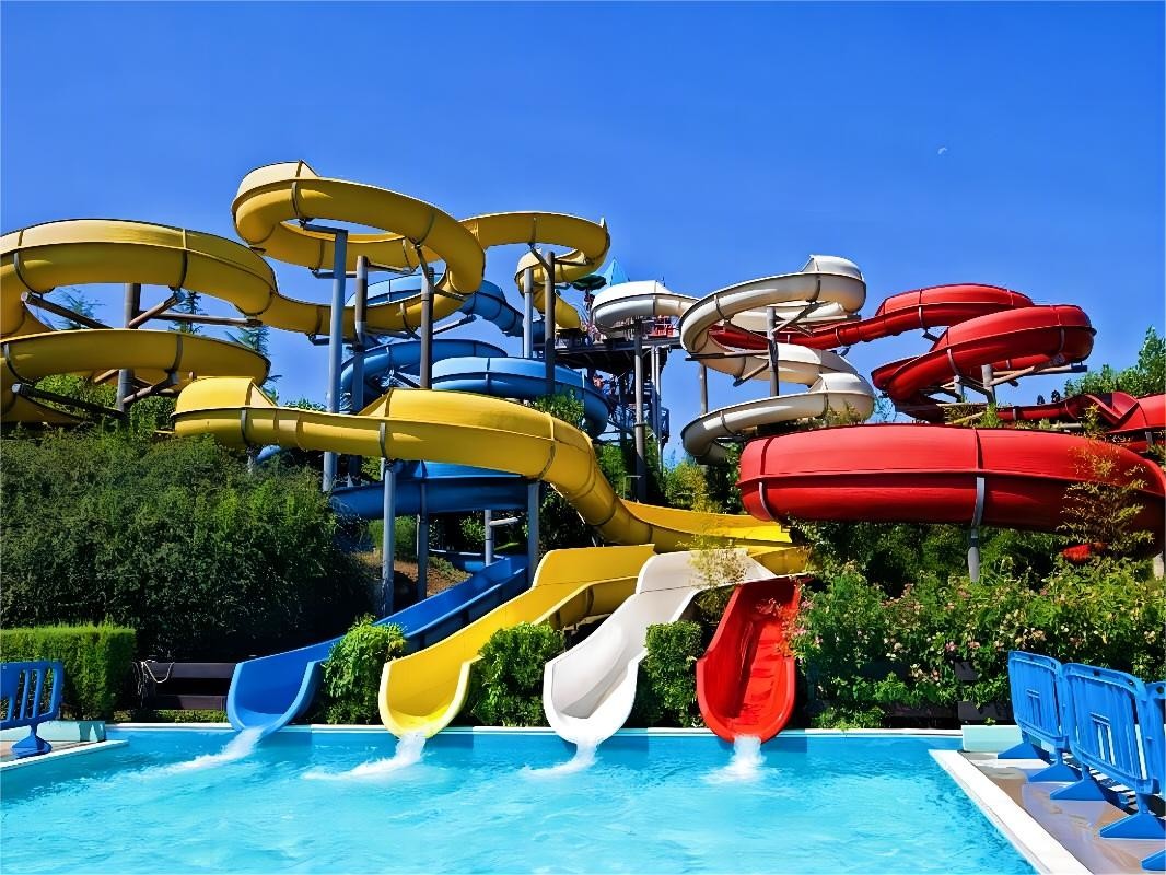 Outdoor Water Park Swimming Pool Fiberglass Slide 5m Height