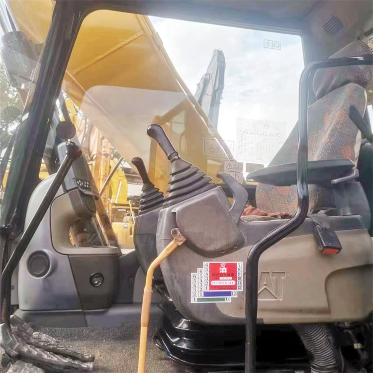 Used Caterpillar 323D Excavators with 1.2 m3 Bucket Capacity and Excellent Condition