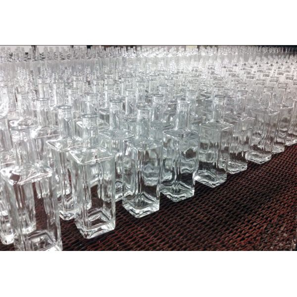 Cubic 375ml Spirit Bottles With Plate Cork Neck Heavy Thick Base