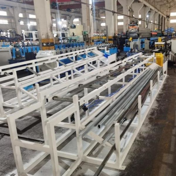 Automatic Gearbox PLC Controlled Cold Upright Rack Roll Forming Machine
