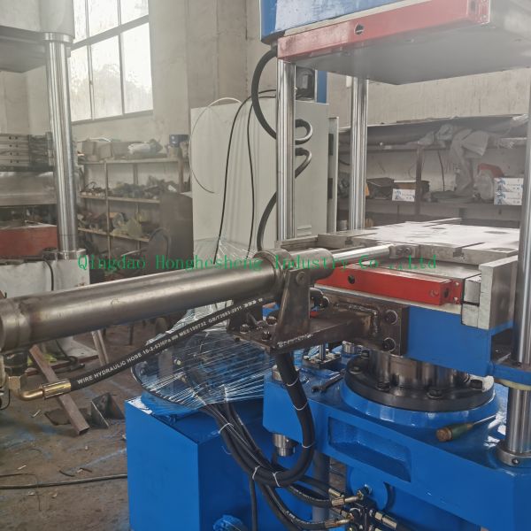 Rubber Ramp Vulcanizing Press Machine Traffic Speed Bump Making Machine