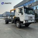SINOTRUK HOWO Diesel Cargo Truck 4x4 6 Wheeler Chassis With Crane Low Price