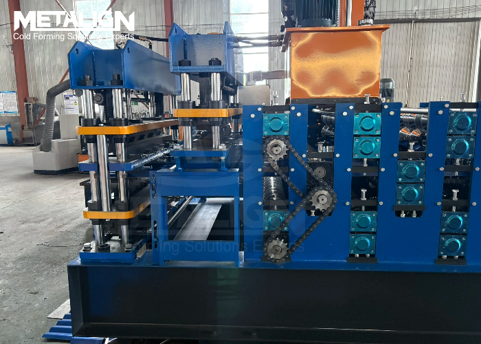 Three Profile Metal Roofing Roll Forming Line With Hydraulic Cutter