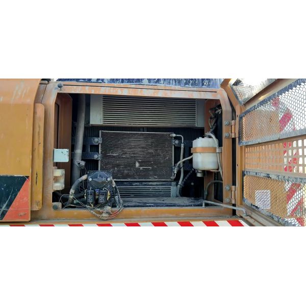 SANY rotary drilling machine (SR155) adopts machine lock rod, please call if necessary