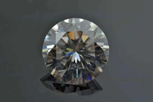Round brilliant cutting white moissanite 10mm DEF color VVS clarity 4cts for