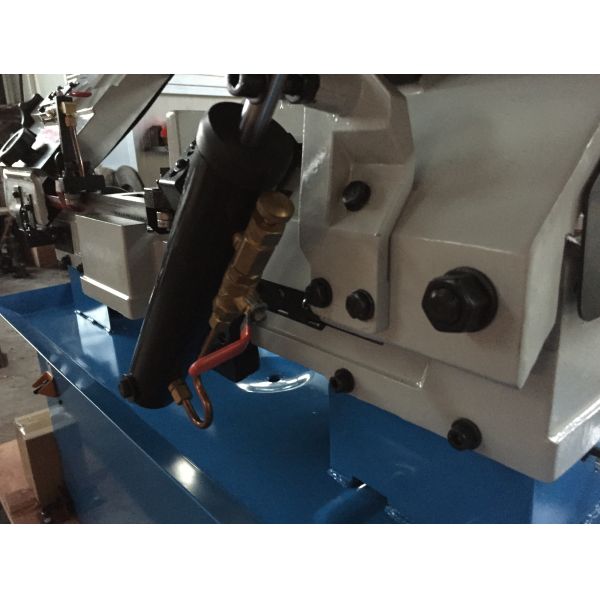 Angle cutting BS-712N small sawing machine Horizontal metal band saw machine factory direct selling