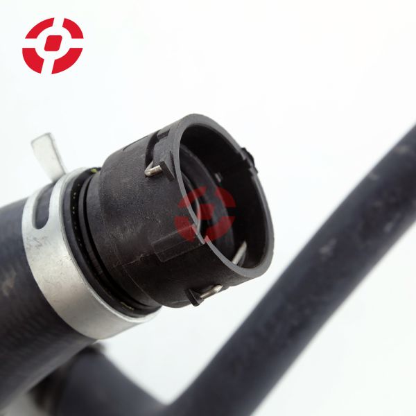 Auto LR034637 Radiator Water Hose For Land Rover Range Rover Sport Discovery 5 Water Pipe