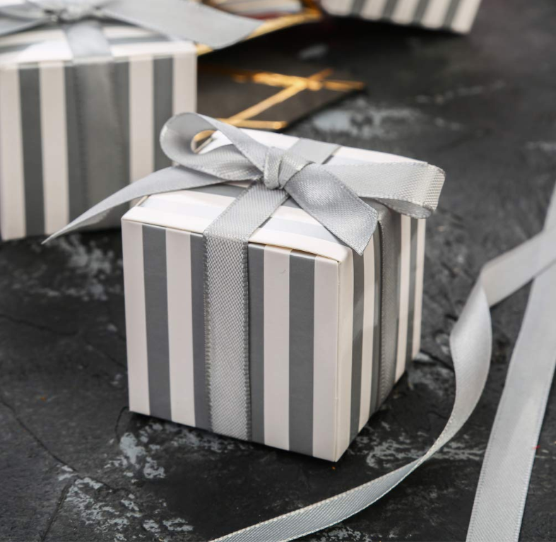 Luxury Ribbon Paper Boxes For Chocolates Packaging Customized Logo