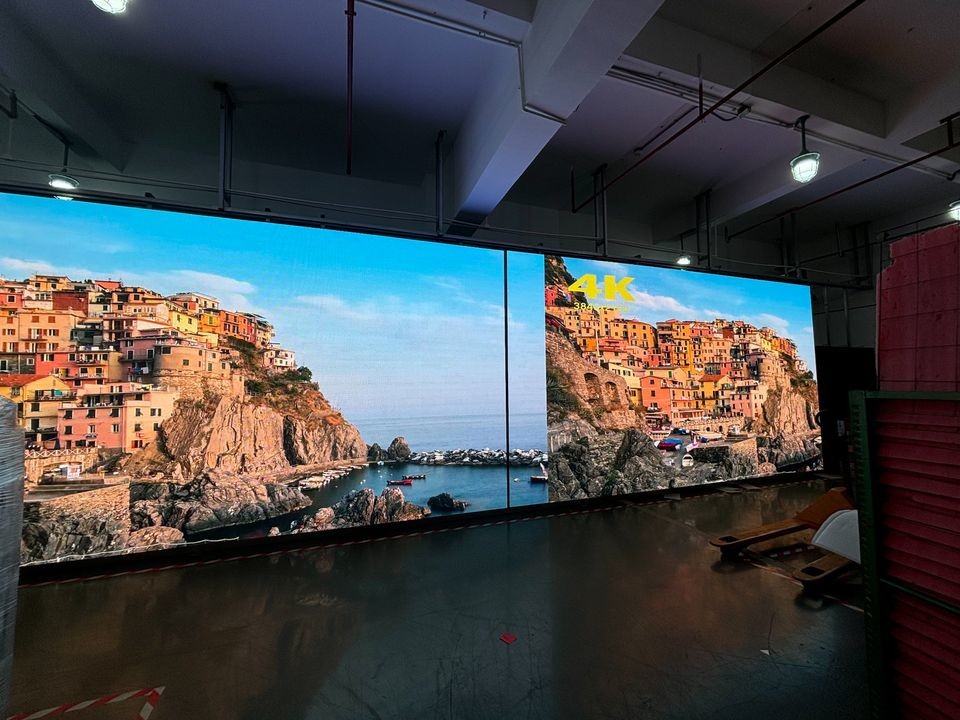 Waterproof LED Screen 320*160mm with 7500cd/sqm Brightness and IP65 Rating HD Ultra-Thin Stadium LED Die-Casting Aluminum