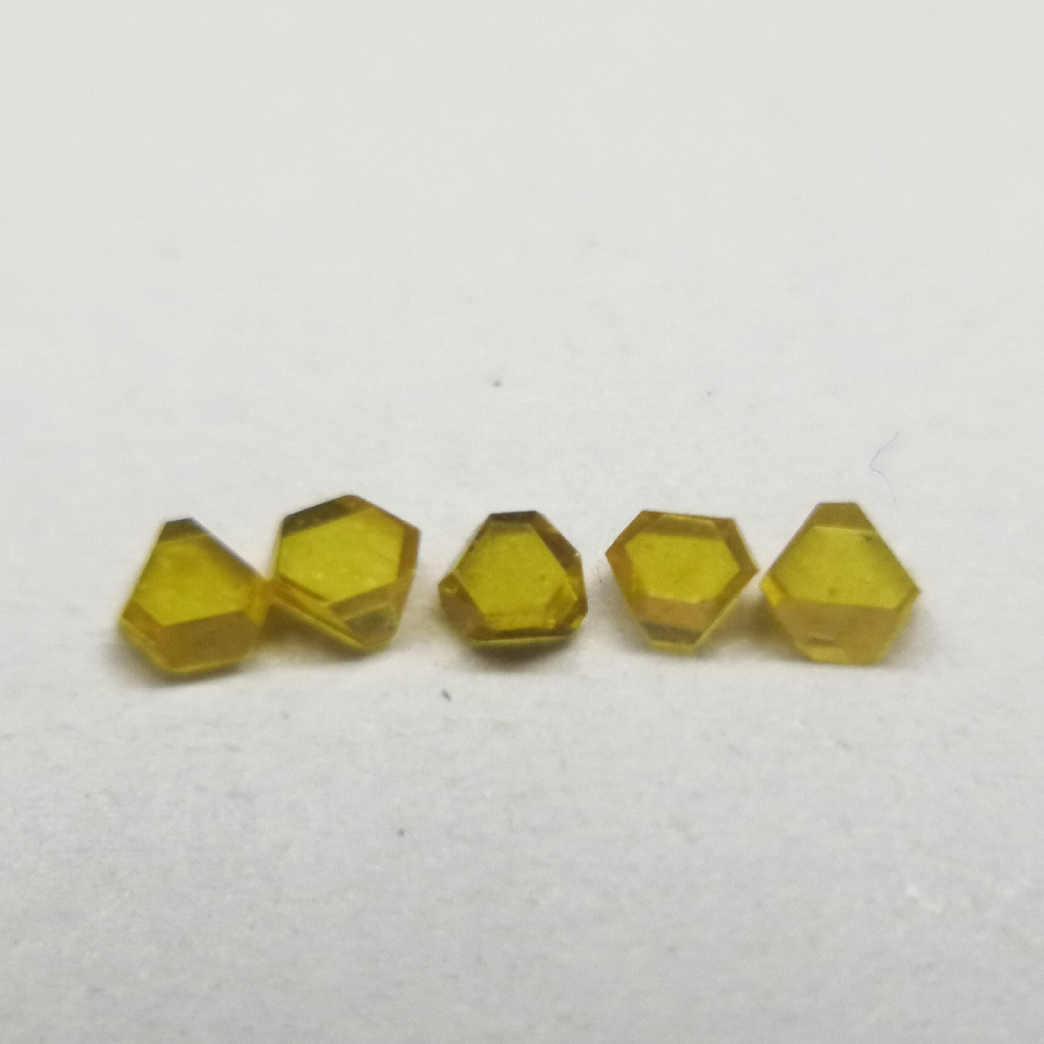 Single Crystal HPHT Lab Grown Diamonds Mono Synthetic Diamond Grit For Drawing die