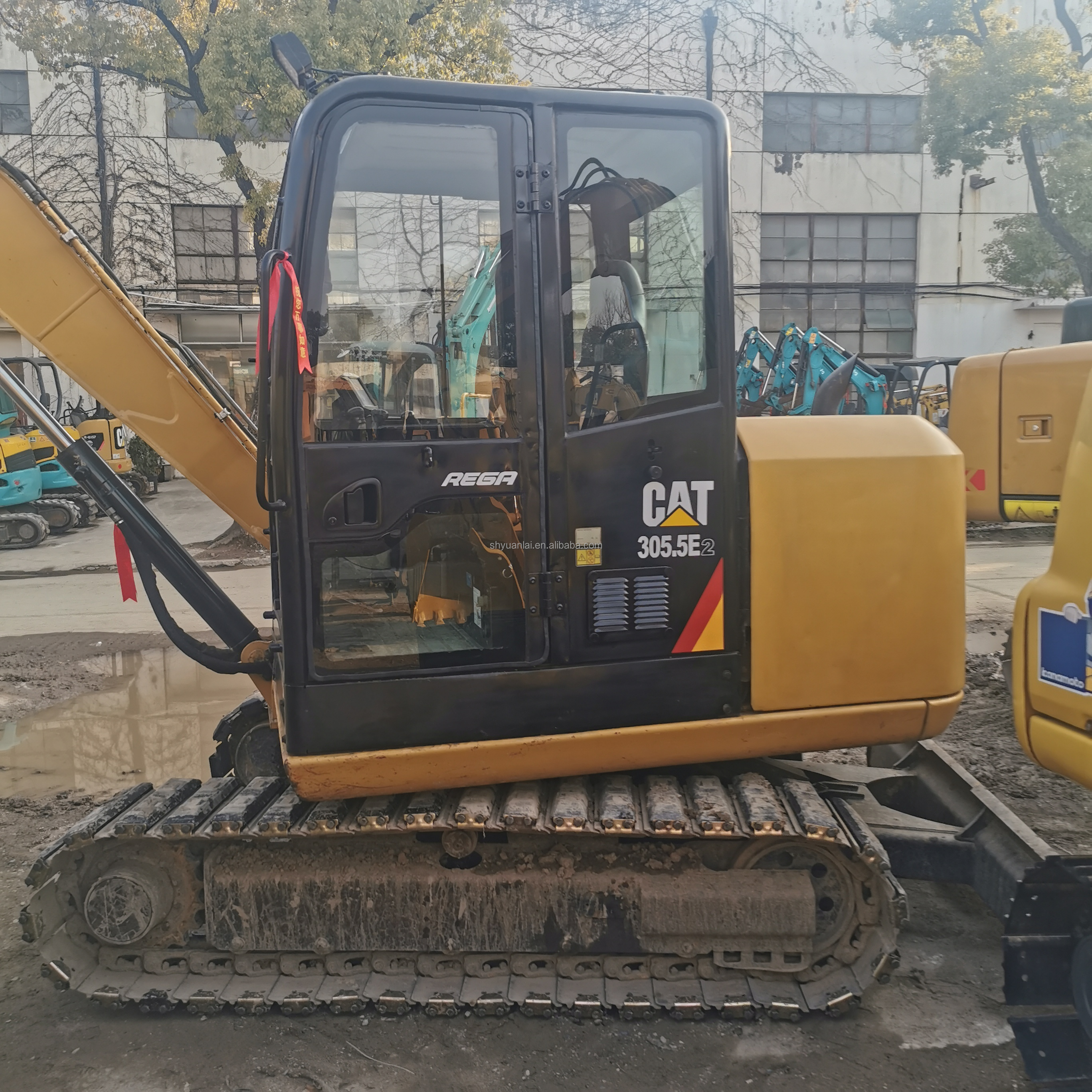 Year 2019 CAT305.5e A Second-Hand Excavator with Soft Steel Design and Strong Power