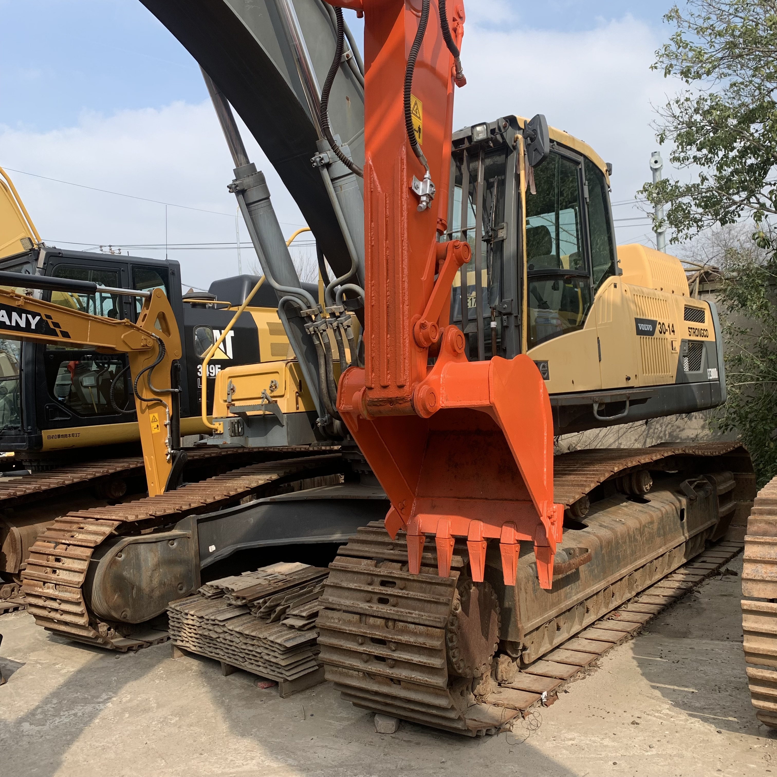Second Hand Volvo 380 210 200 Excavator 38 Tons Crawler Excavator