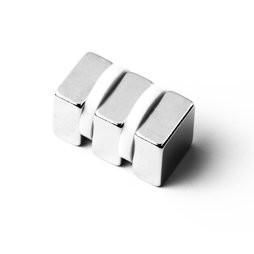 Wholesale Best Service Zinc Coated Broken-Preventive Rectangle Magnet with Protection Spacer from china suppliers