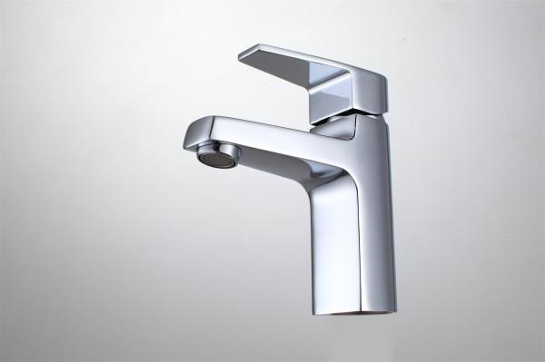 Square Basin Faucets with Ceramic Cartridge , Single Hole Deck Mounted Bathtub