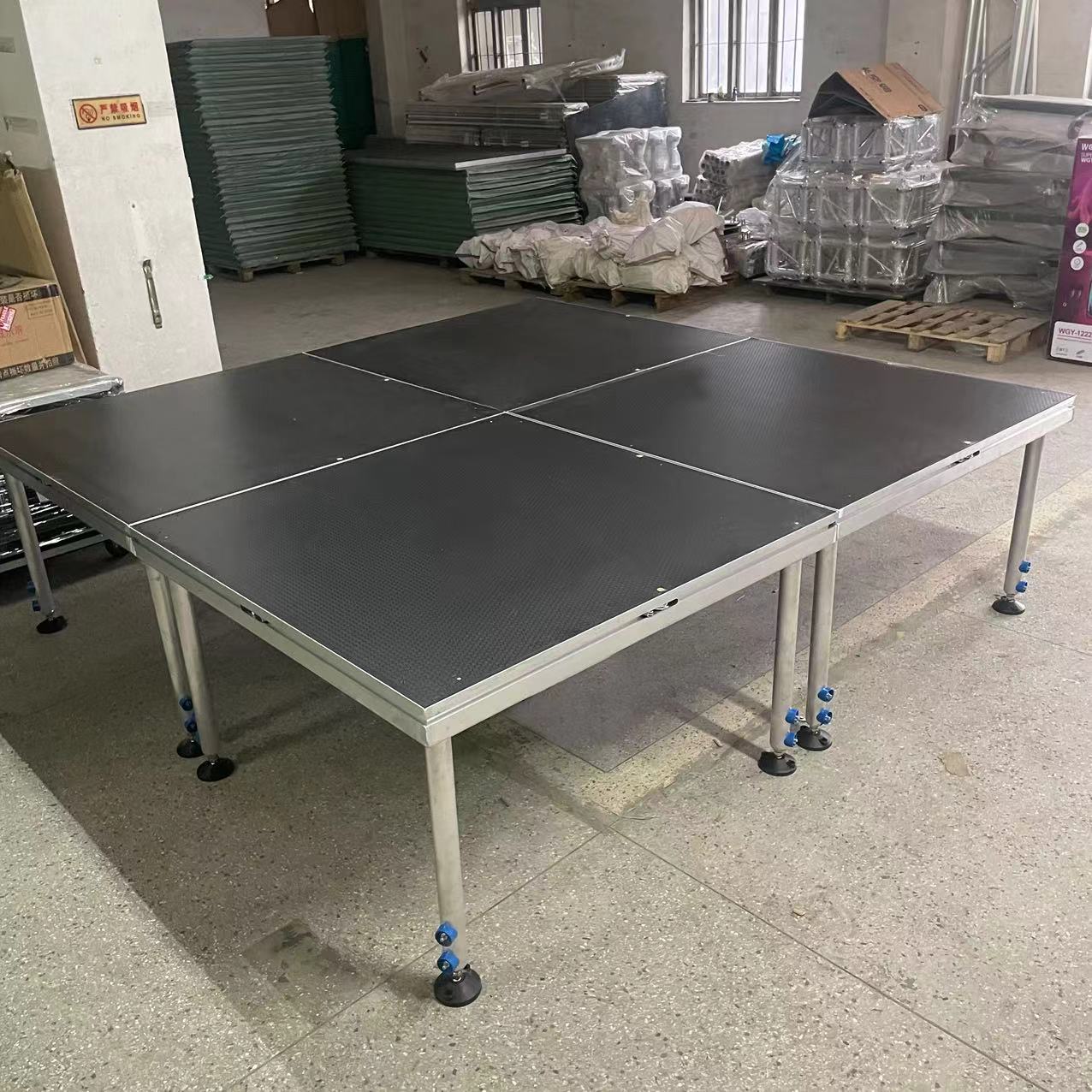 Round / Square Portable DJ Stage Platform Detachable Aluminum Alloy Glass Plywood Material