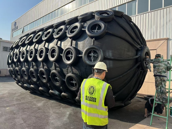 Wholly Wrapped Port Pneumatic Rubber Fender Yokohama For Ships