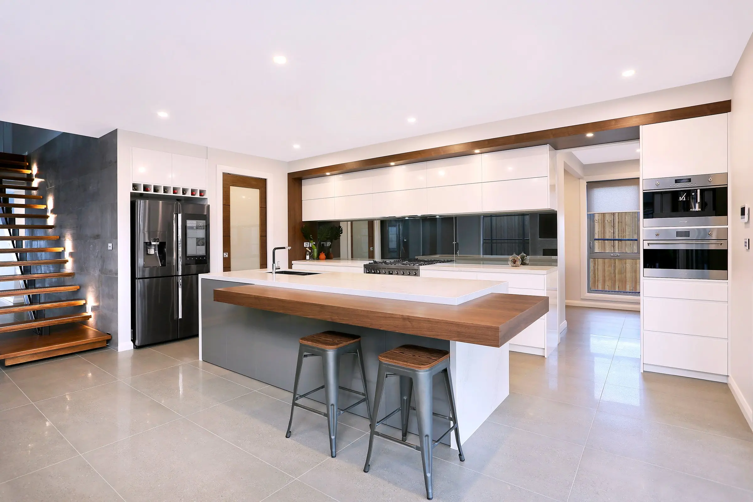 Complete Pullout Drawer Pantry White Kitchen Cabinet Made of MDF for Kitchen Furniture